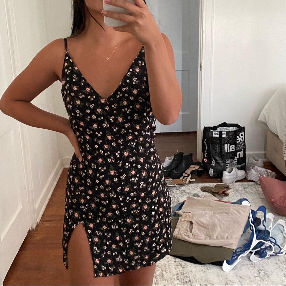 Reformation dress - Picture 1 of 4